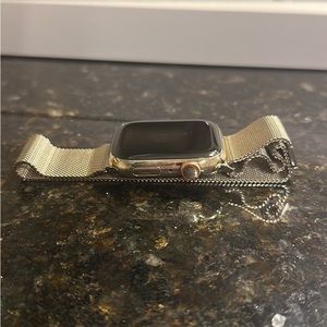 Series 8 Apple Watch in gold. Brand new!